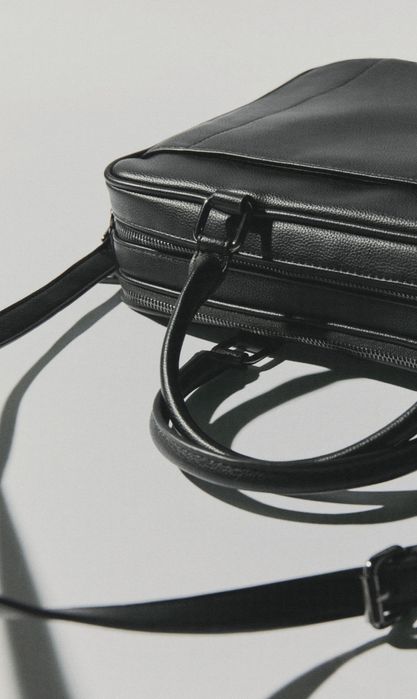 Кожена чанта /куфарче/ Mango