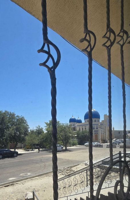 Сдаётся 2-х комнатная квартира на 1 этаже в г. Бухаре