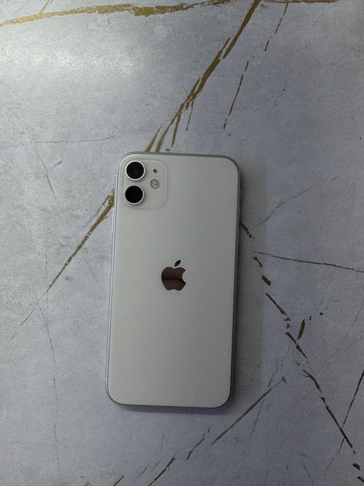 Продам айфон 11 IPhone 11