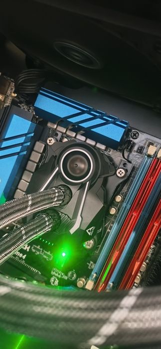 Мръсен ТОП ! Asrock z97 extreme 4 + core i7 4790k.