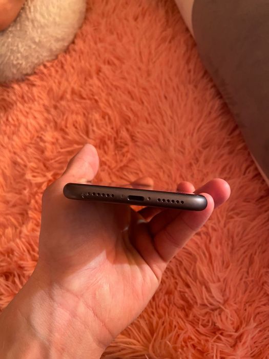 IPhone 11 б/у черный