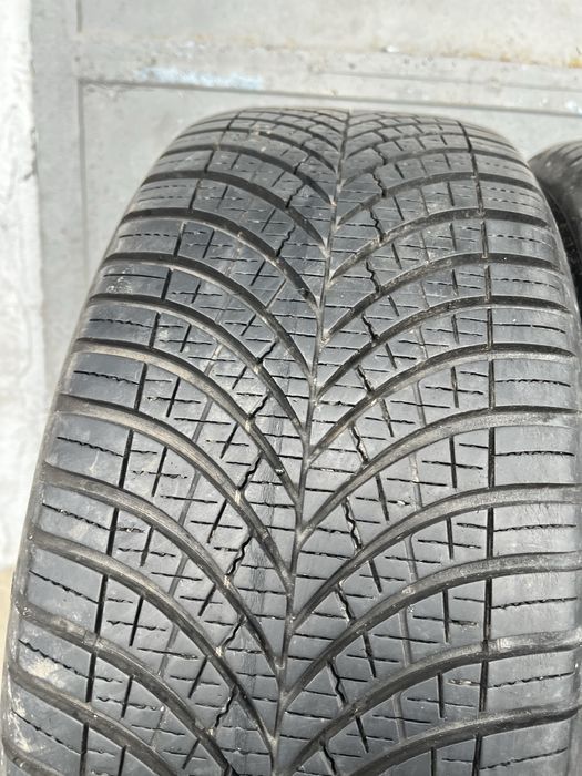 2 бр. всесезонни гуми 225/55/17 GoodYear DOT 2721 7 mm