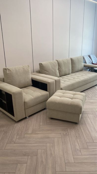 Диван в отличном состоянии! Обшивка новая!