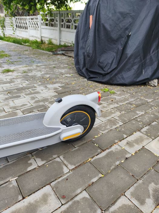 Trotineta ninebot