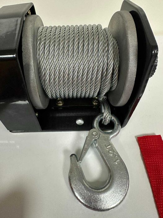 Лебедка 2000 lbs ,907 кг,12V,електрическа-дистанционно, въже 6 м/ 4 мм