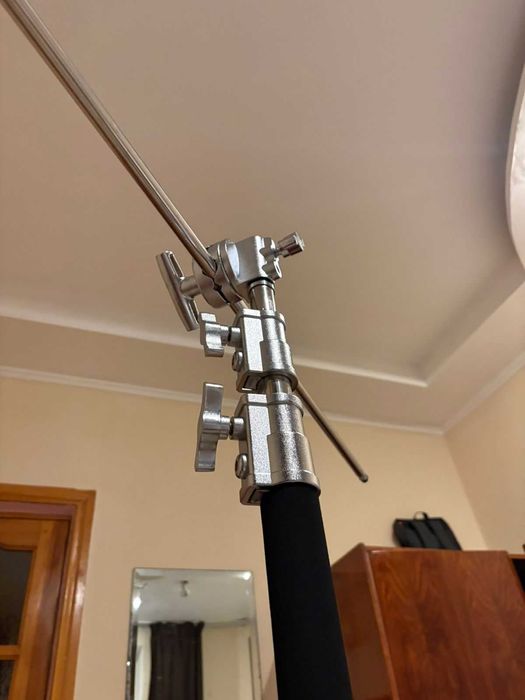 Абсолютно новый C-stand (стойка)