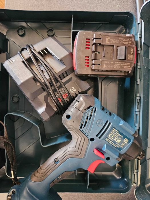 Filetanta impact Bosch GDR 180-LI de insurubat ca noua