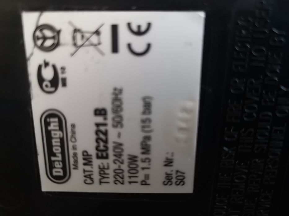 Vând expresor cafea DeLonghi