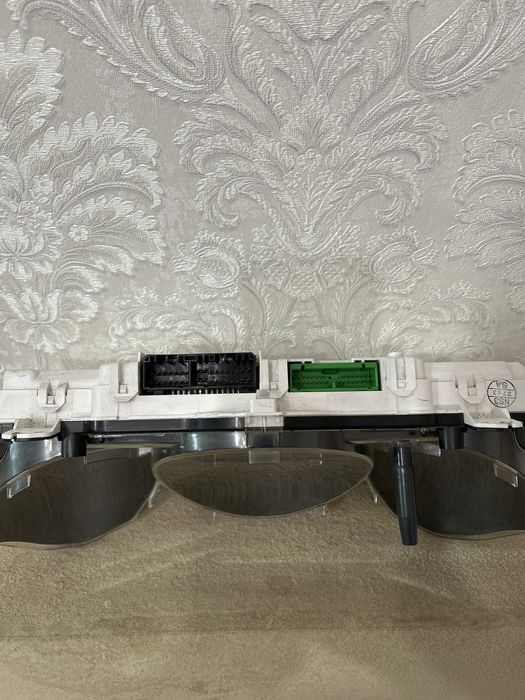 Щиток приборов Хонда Фит