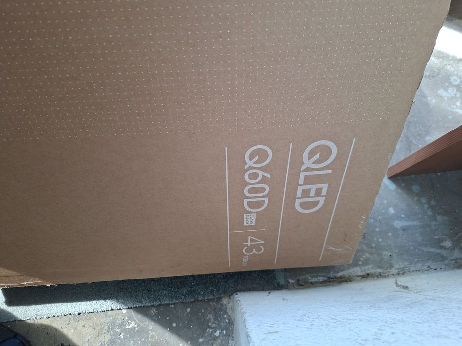 Televizor Samsung QLED G60D