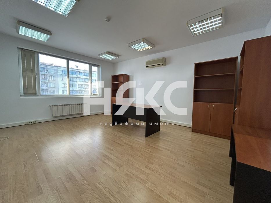 Дава се под наем Офис в София, Гео Милев - 125 кв.м за 935.34 € - Снимка #2