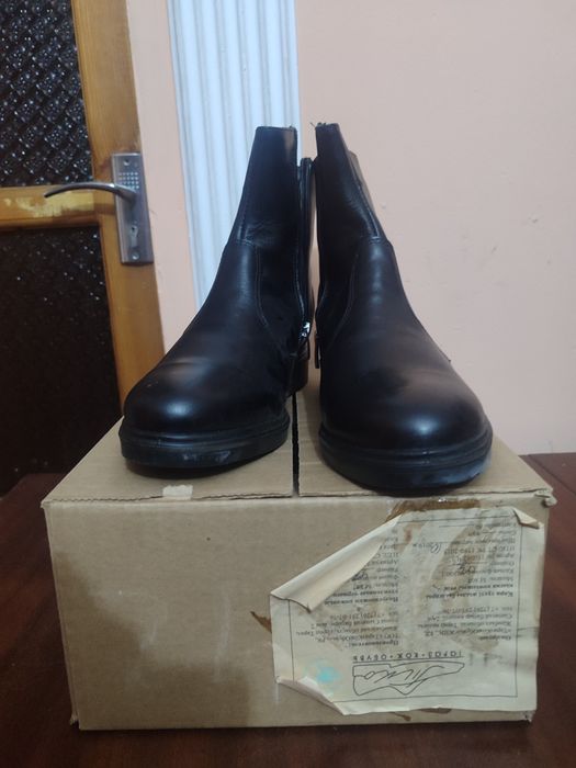 Берцы и мужские туфли