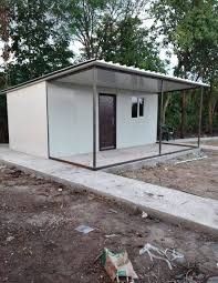 Containere modulare pe structură metalică rezistentă și invelite cu panou sandwich termoizolant,
