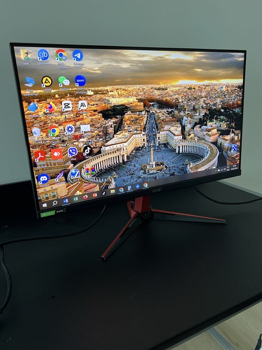 Продавам монитор на acer