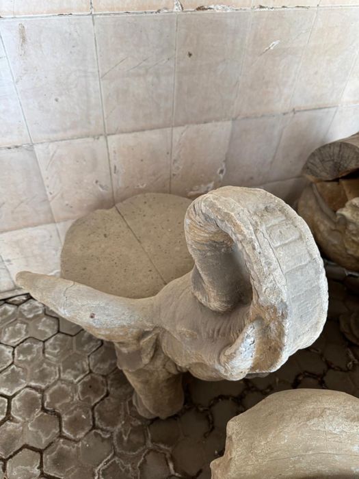 Продам Стол и стулья