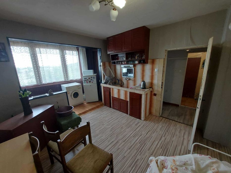 Двустаен апартамент, Пазара