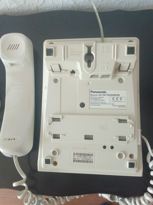 Кнопочный стационарный телефон