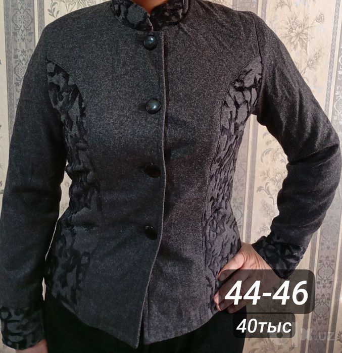Продаеться одежда б/у размеры и цены на фото