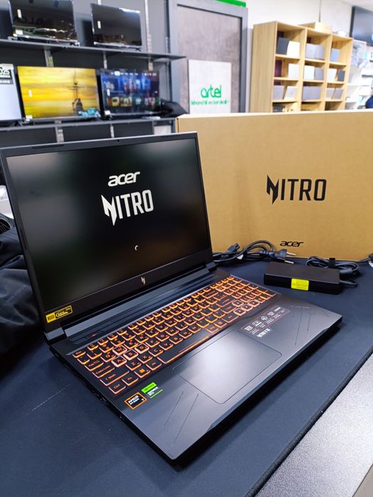 Acer Nitro V16  4060