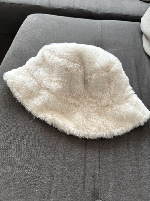 Чисто нови шапки