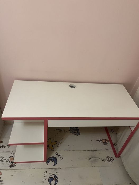 Стол письменный Икеа