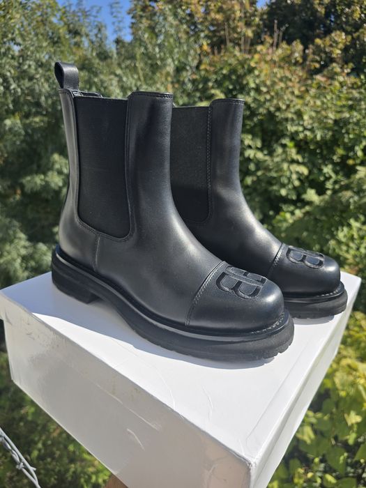 Ghete Balenciaga din piele 3 perechi disponibile