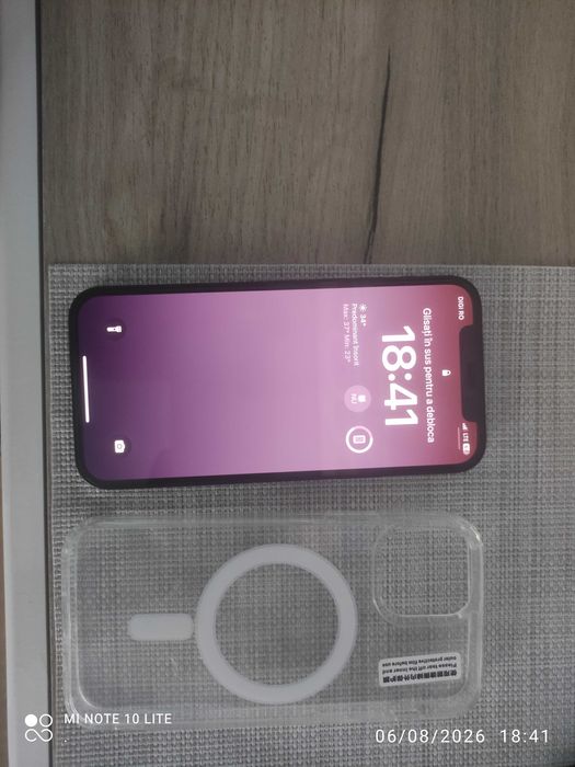 Vând iPhone 12 stare perfectă cu garanție + accesorii