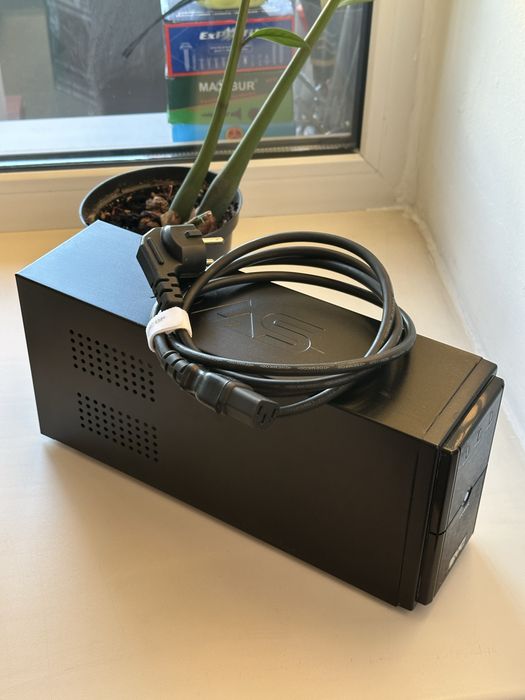 Продам ИБП SVC V-650-L бесперебойник для ПК