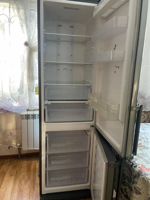 Продам холодильник