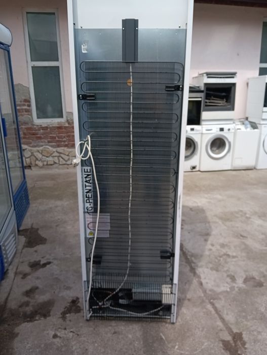 Вертикална плюсова хладилна витрина за бира, вода, безалкохолни напитки и други с 12 месеца гаранция!