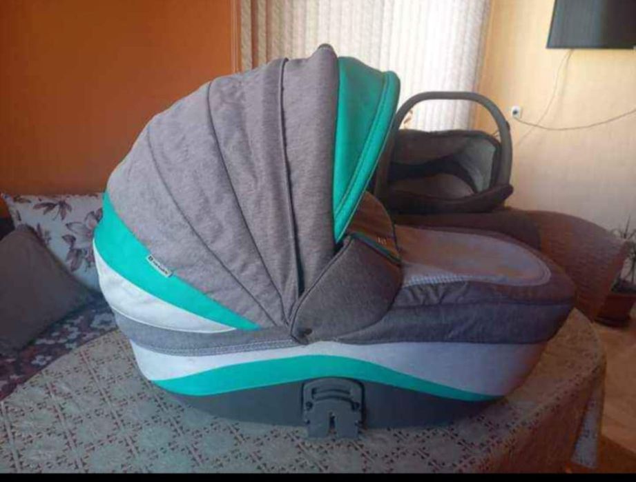 Количка бебешка запазена