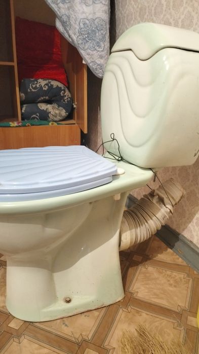 Продается Унитаз