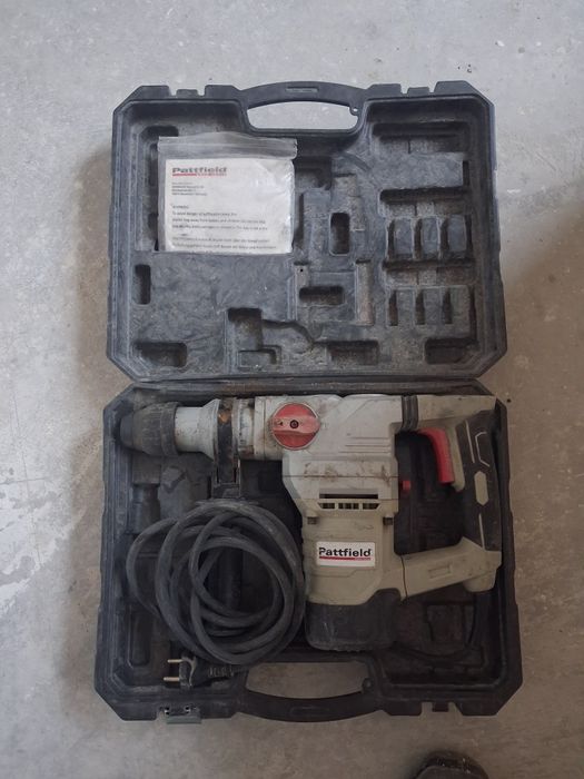 Перфоратор Pattfield с куфар – работи отлично