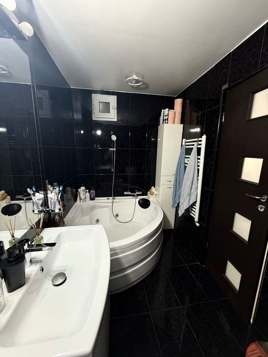 Apartament în vila 3camere + Spațiu comercial