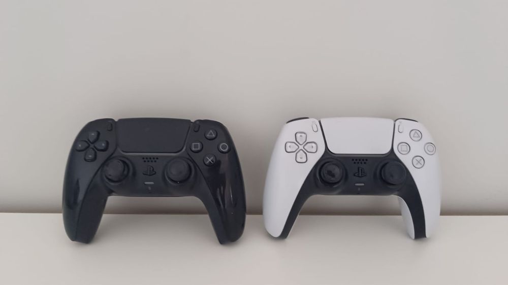 Sony PlayStation 5 + 2 геймпада