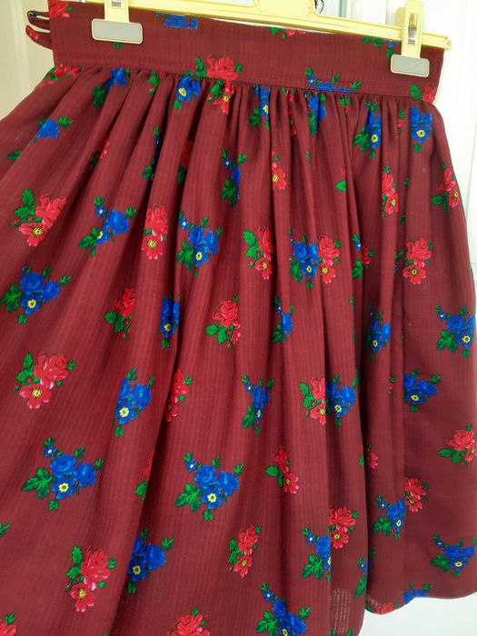 Sumna de par cu flori