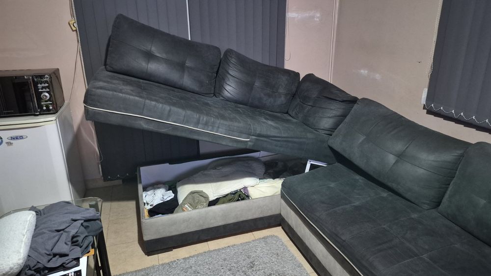 Холова гарнитура с функция сън и място за багаж