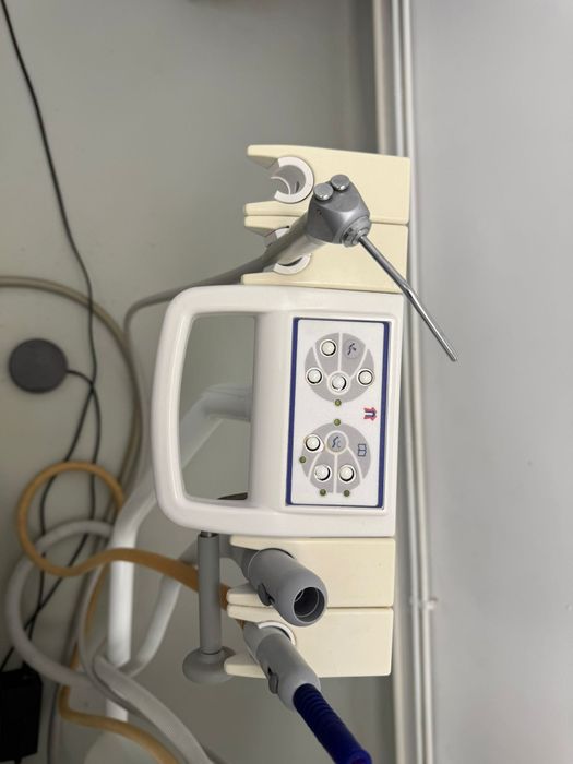 De vanzare 2 Unituri stomatologice in stare buna de functionare