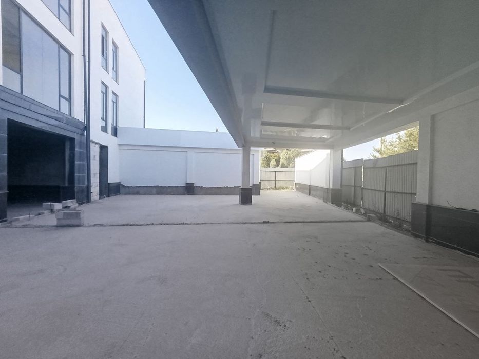 Продаются 2 здания Сергели, вдоль дороги, метро