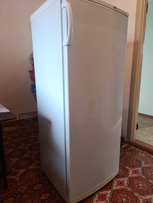 Продам Морозилник