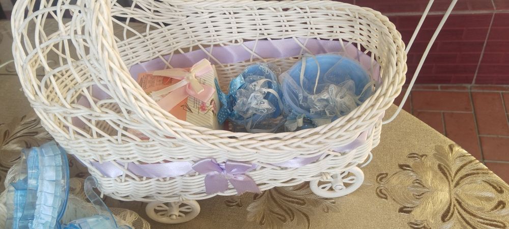 Chaqaloqlar sarposiga quti va idishlar