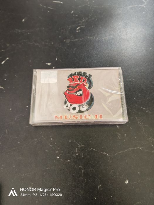 Vând DVD Dinu și caseta Dinamo