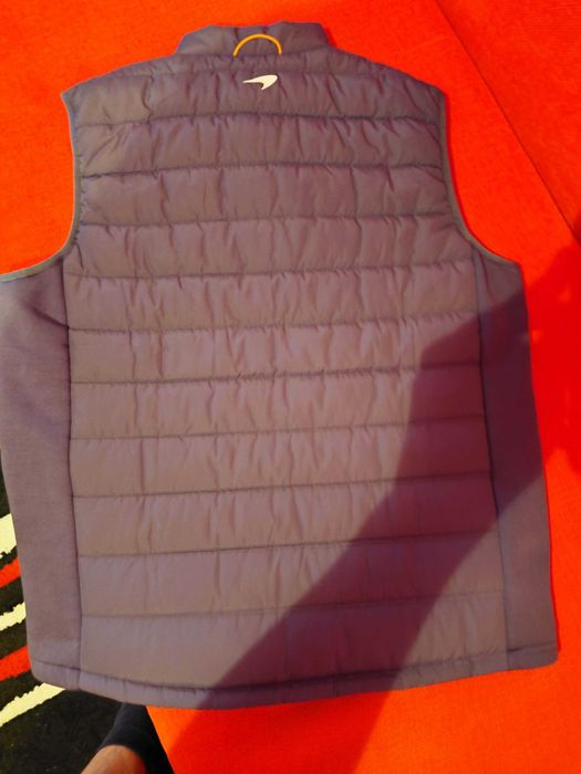 Нов оригинален елек без ръкави  МАКЛАРЪН MCLAREN - ФОРМУЛА 1