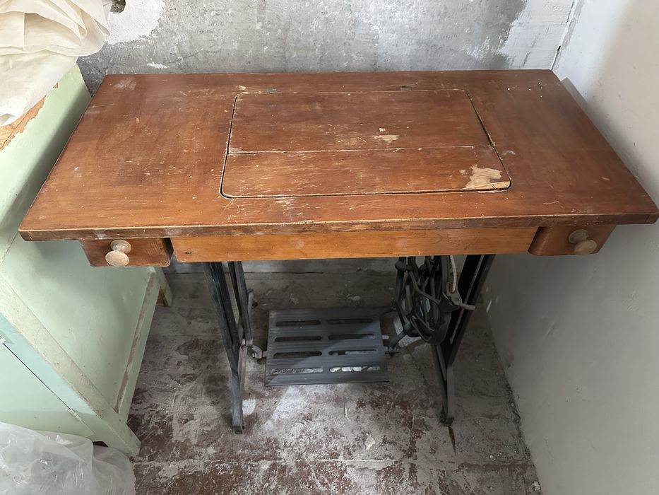 Продается швейная ножная машинка ПМЗ