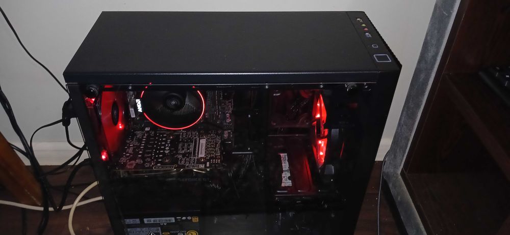Gaming PC = Ryzen 5 2600x / 1660 Ti / 16GB / SSD 250