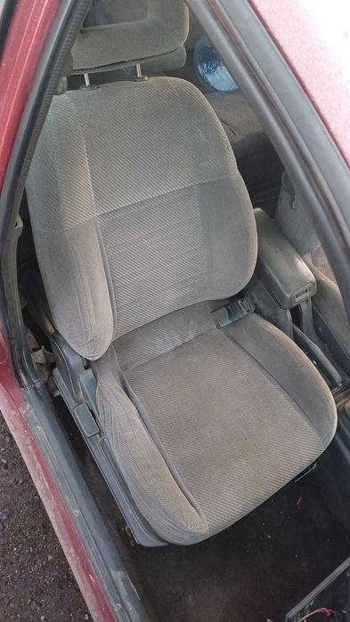Продам передние сиденья