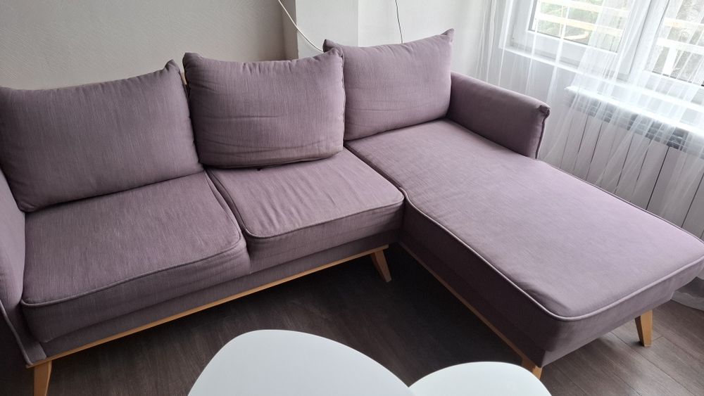 Продавам ъглов  диван.