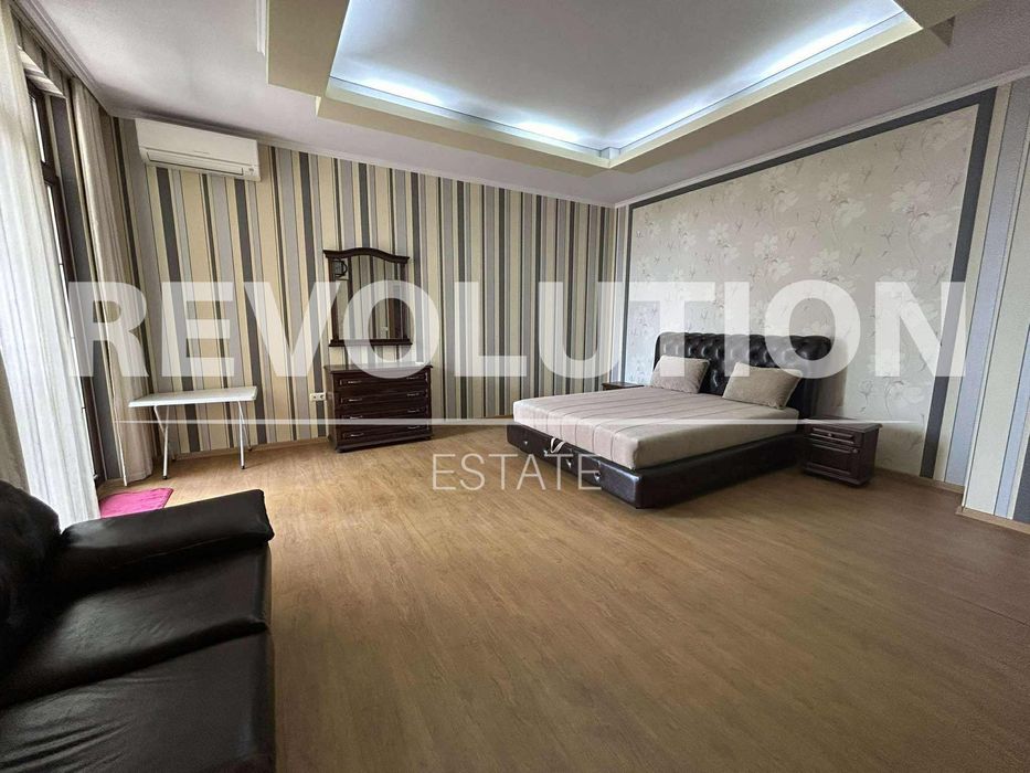 Тристаен апартамент в района на Бриз!