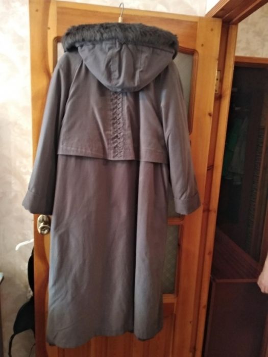 Продается плащ пальто с подкладом.