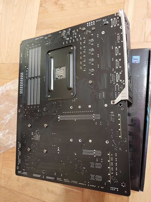 AMD Ryzen 9 3900X + Gigabyte X570 Aorus Elite